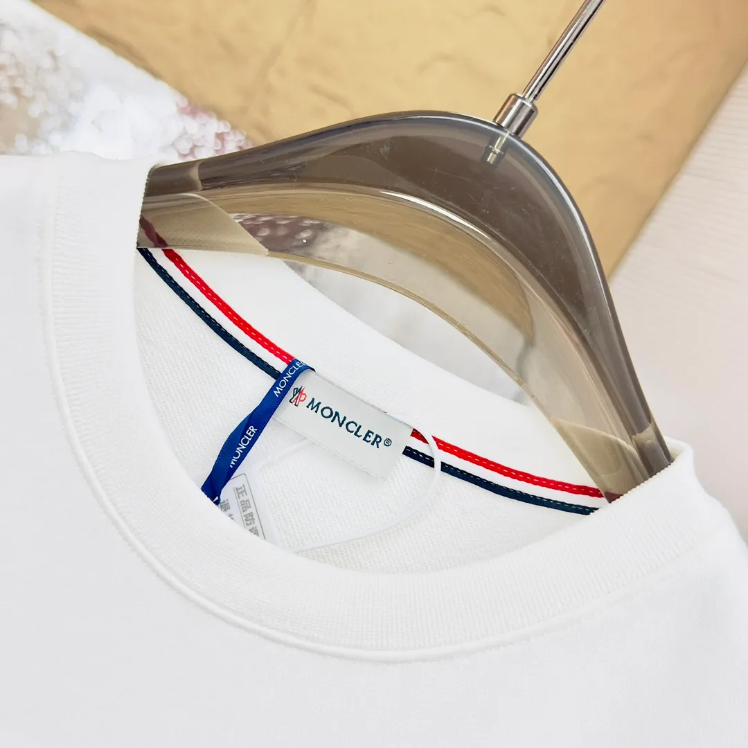 ： 🤳𝐌𝐎𝐍𝐂𝐋𝐄𝐑 ：☑️ 440 👕 ：☑️ 1*1 。🔜 。 ：☑️ 3D ，🇧🇫 1：1 。 ， ， ！🇲🇩 ！ Size：☑️S 〰️M 〰️L 〰️XL 〰️XXL